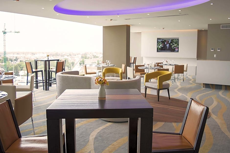 HS HOTSSON Hotel Silao