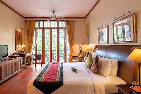 Deluxe With Breakfast