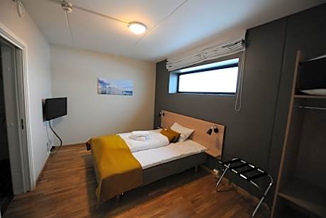 Deluxe One-Bedroom Apartment