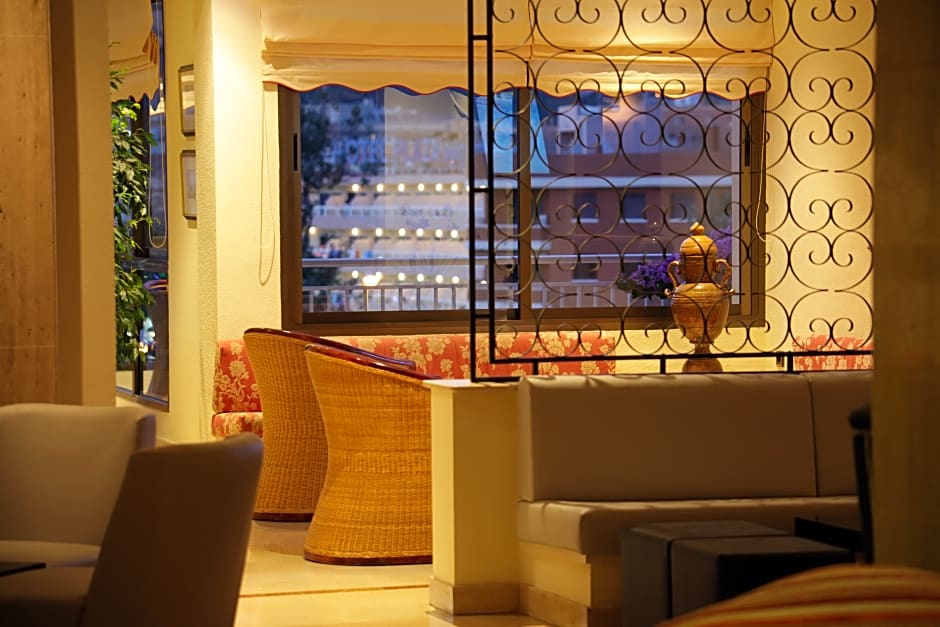 Hotel y Apartamentos Casablanca