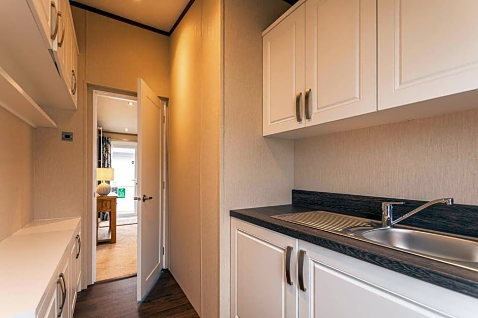 Lakeside Gem with Hot Tub