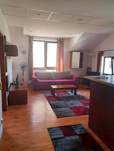 VillaWeb 9rooms - Long term business aparthotel 29 Euro per night per room, min 3months