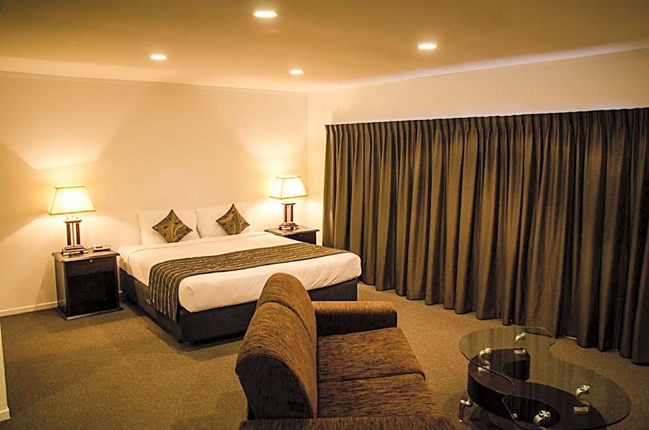 Alpers Lodge & Conference Centre