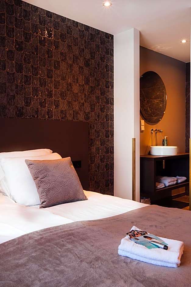 Harbour Suites Boutique Hotel