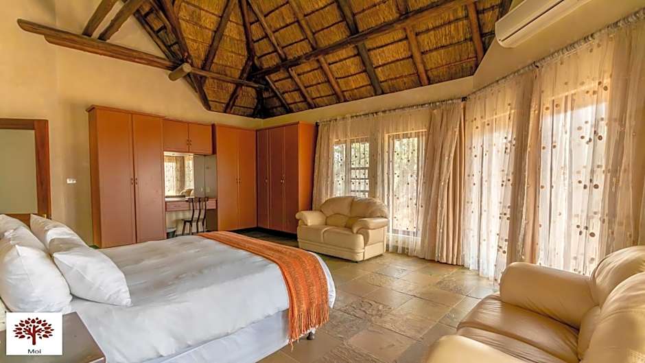 Zebula Golf and Wildlife Estate - Oryx Walkway Pax 16 - Moi Signature Luxury villa