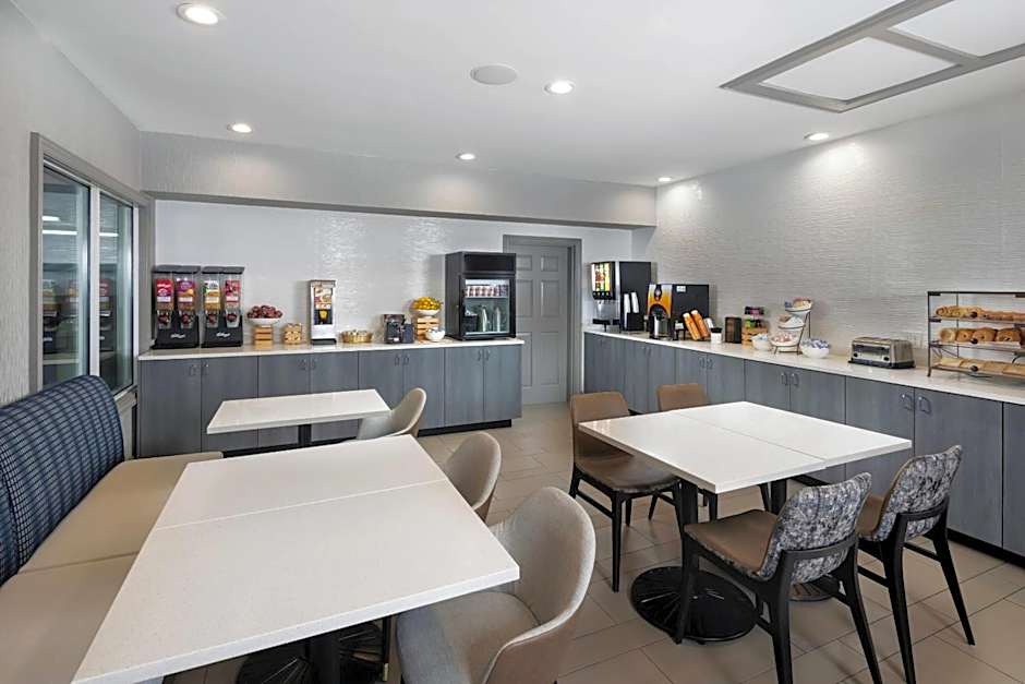 Country Inn & Suites by Radisson Asheville Downtown Tunnel Road