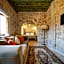 Aysel Inn House