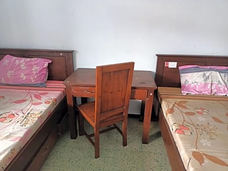 Twin - Non Air-Conditioning