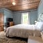 The NuWray Hotel & Carriage House