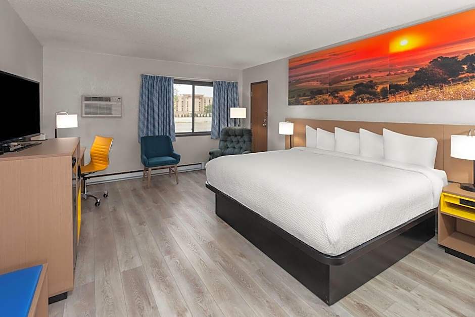 Days Inn by Wyndham Mason City