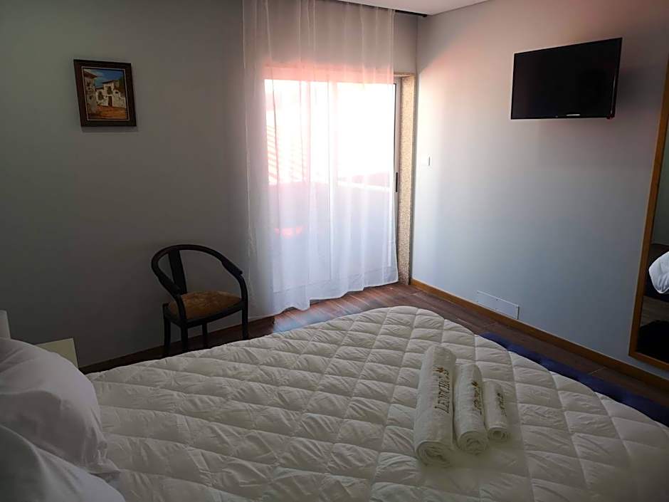 Leonchic - Guest House com Piscina de Água Salgada