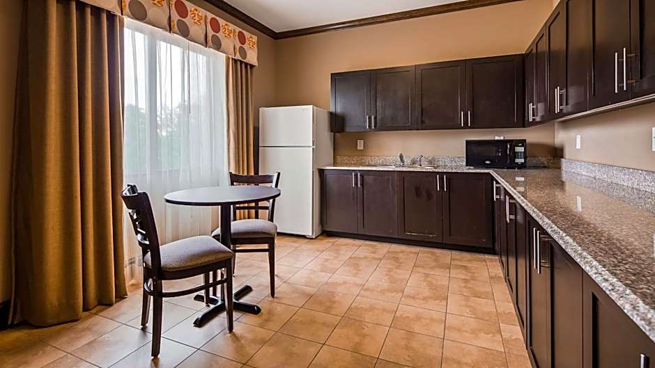 Best Western Plus Texoma Hotel & Suites