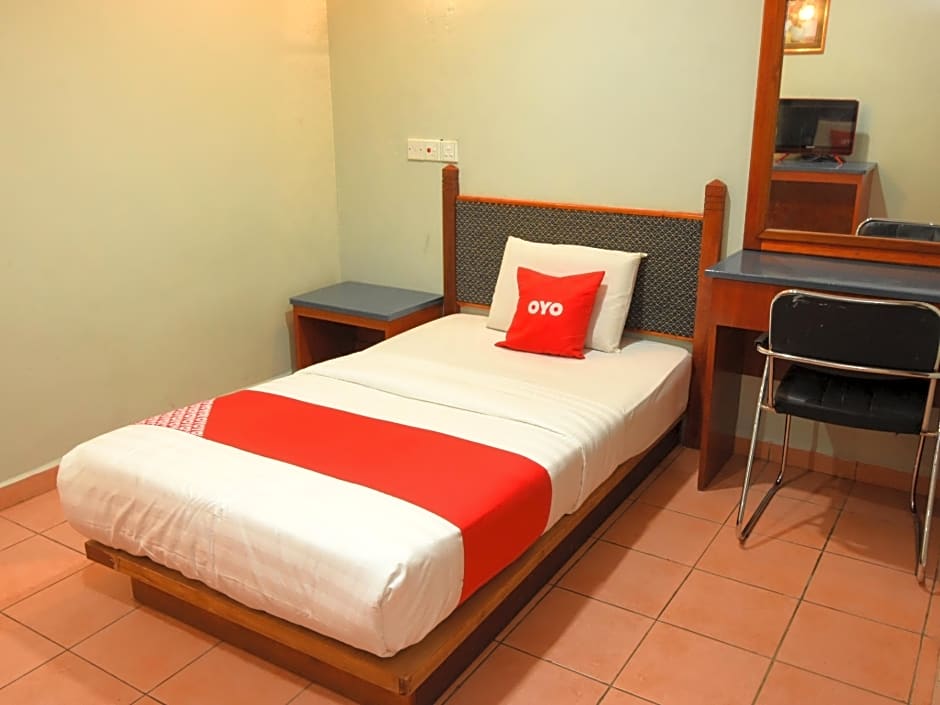 OYO 89642 Highway Inn