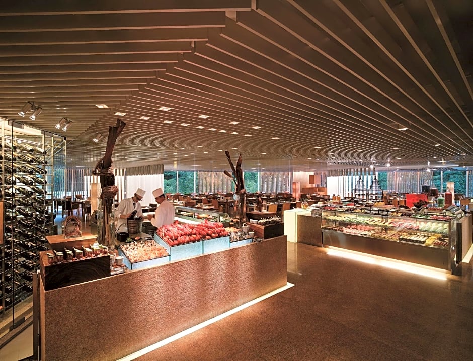 Island Shangri-La Hong Kong