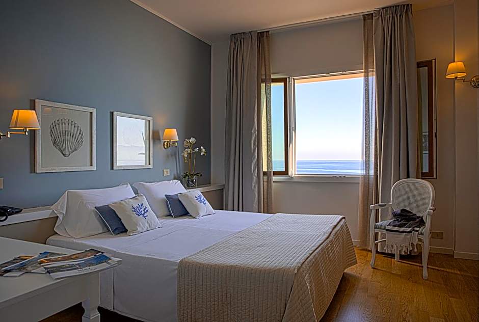 Hotel Punta Nord Est