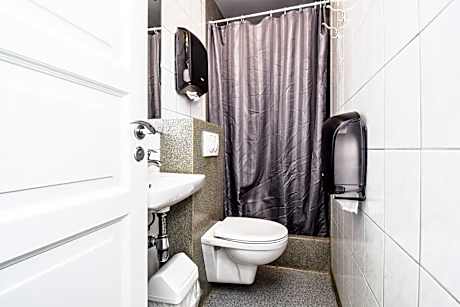 Small Double Room with Shared Bathroom