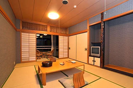 Japanese-Style Room with City View - Non-Smoking