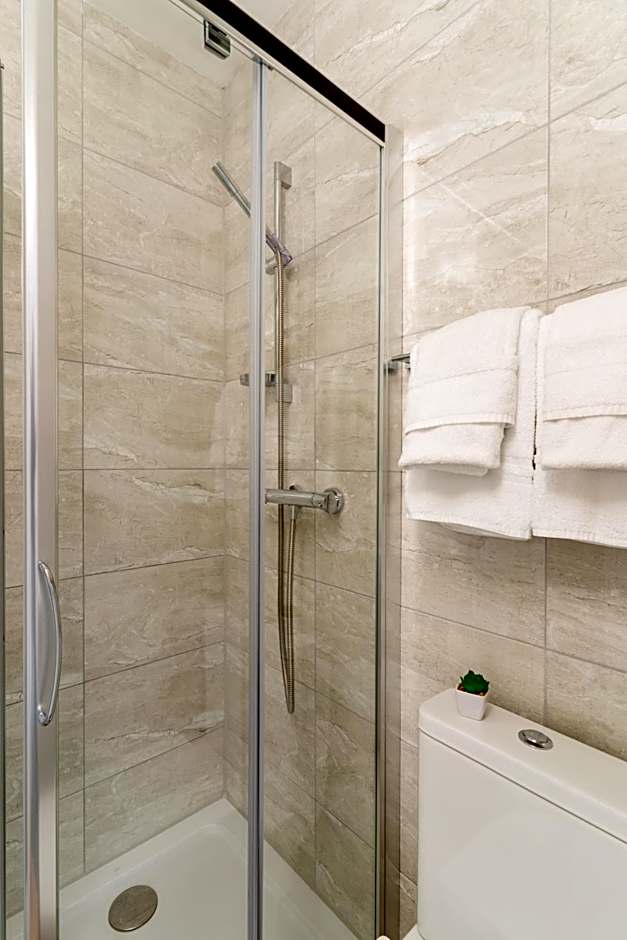 Torland Hotel - seafront location, guaranteed free parking