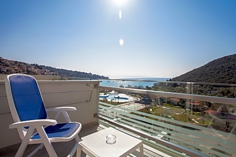 Double Room Sea side Balcony single use