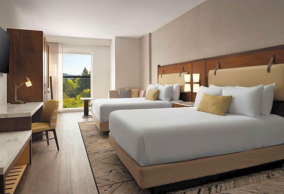 Hotel Centro Sonoma Wine Country, Tapestry Collection Hilton