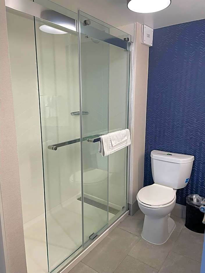 Fairfield by Marriott Inn & Suites Charleston Downtown