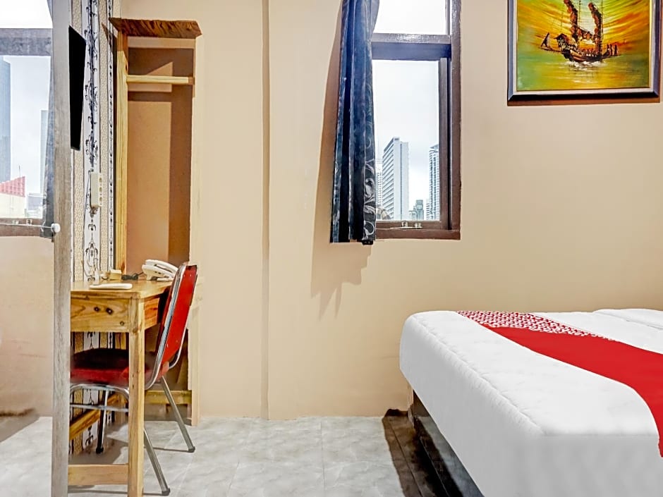 OYO 90469 Benhil Karet Tengsin