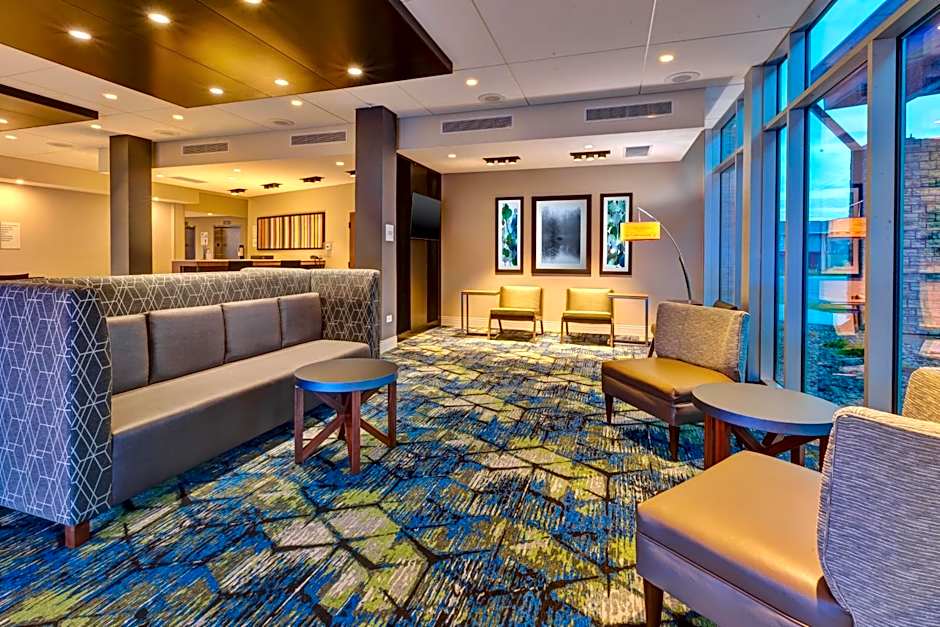 Holiday Inn Express & Suites Cedar Springs  Grand Rapids N By IHG