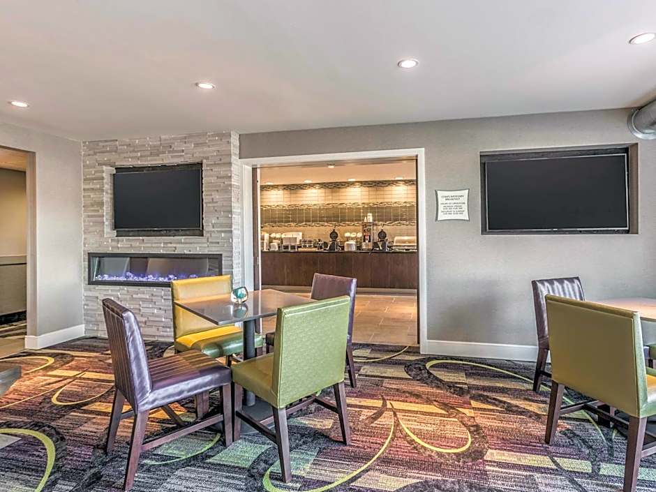 La Quinta Inn & Suites by Wyndham Atlanta Midtown - Buckhead