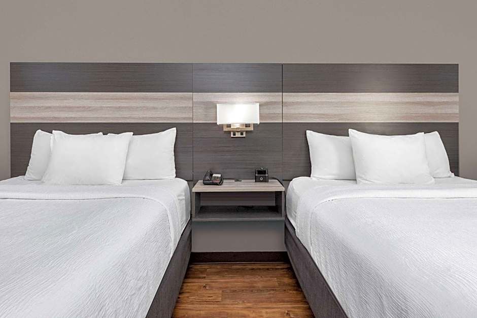 La Quinta Inn & Suites by Wyndham Allen At The Village