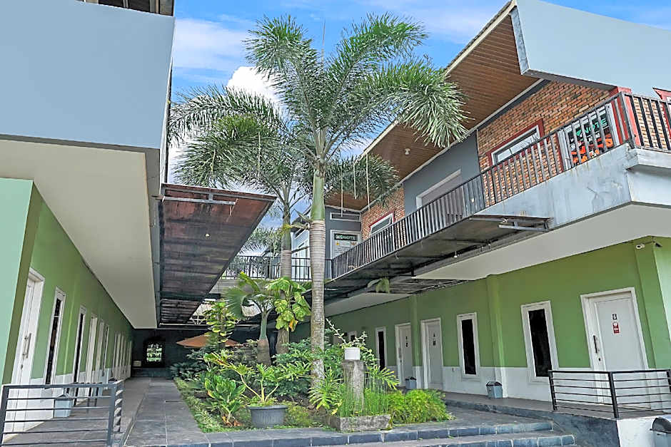 OYO Life 91027 Note Hotel Syariah