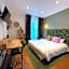Urban Jungle Hotel Orleans --- ex Grand Hotel