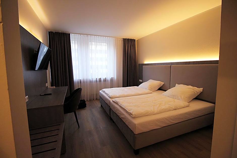 Diamonds Hotel