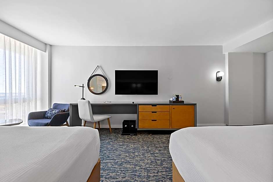 DoubleTree by Hilton New York JFK Airport