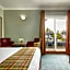 Clan Macduff Hotel