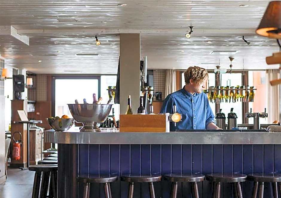 Langley Hôtel Tango