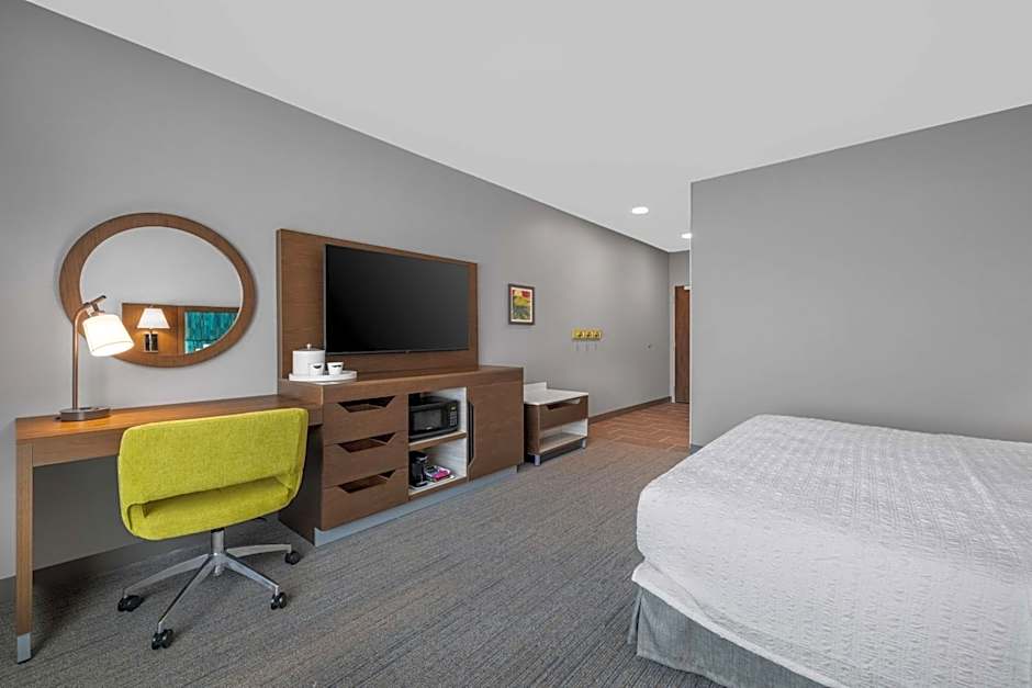 Hampton Inn & Suites Bakersfield Central