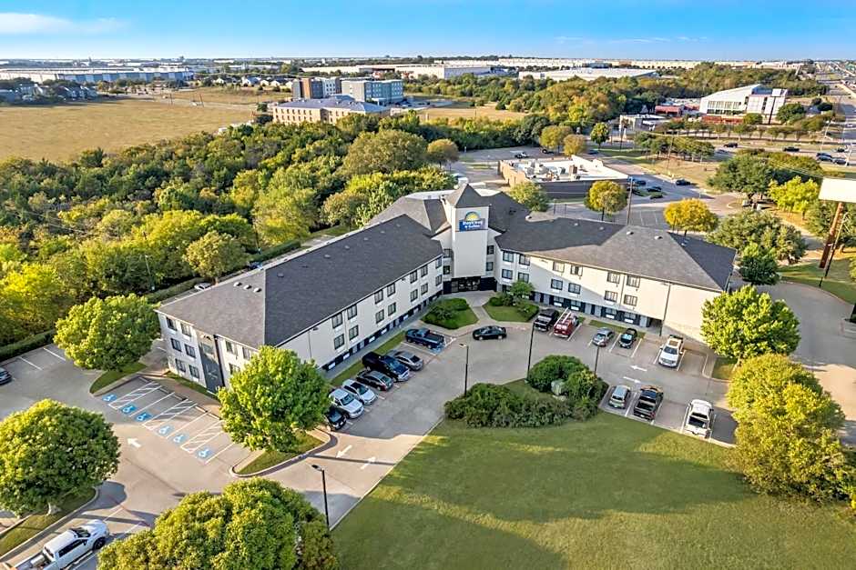 Days Inn & Suites by Wyndham DeSoto