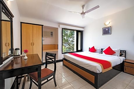 Two-Bedroom Cottage with Private Garden & 10% discount on food and soft beverages