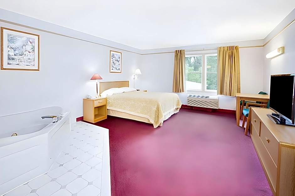 Super 8 by Wyndham Brooklyn