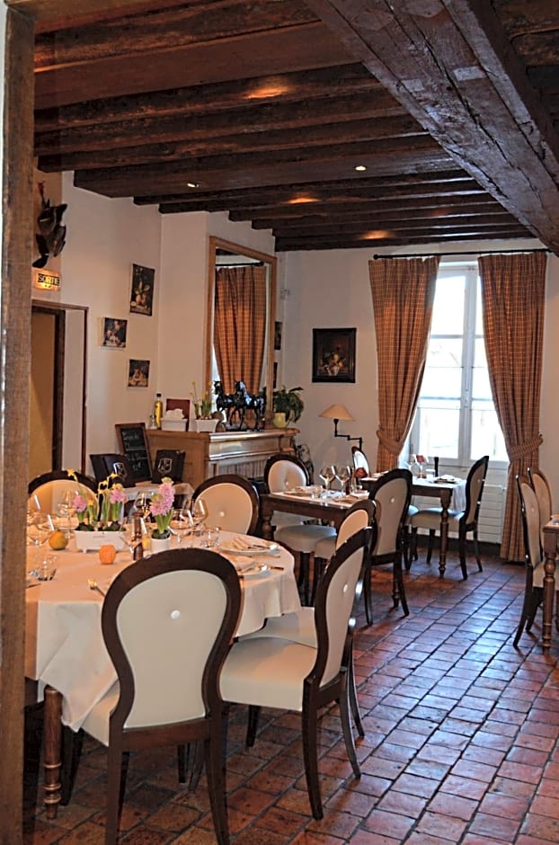 Logis Hôtel Auberge du Cheval Blanc