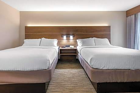 Queen Suite with Two Queen Beds