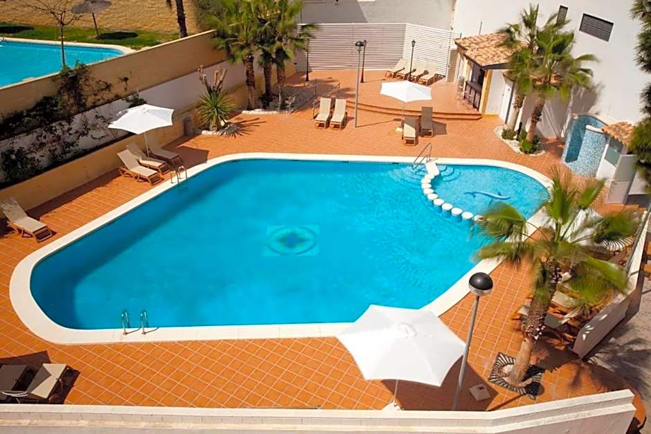 La Familia Gallo Rojo