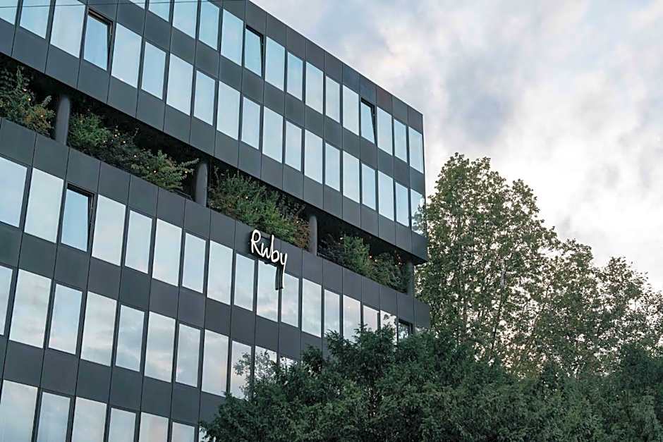 Ruby Lilly Hotel Munich