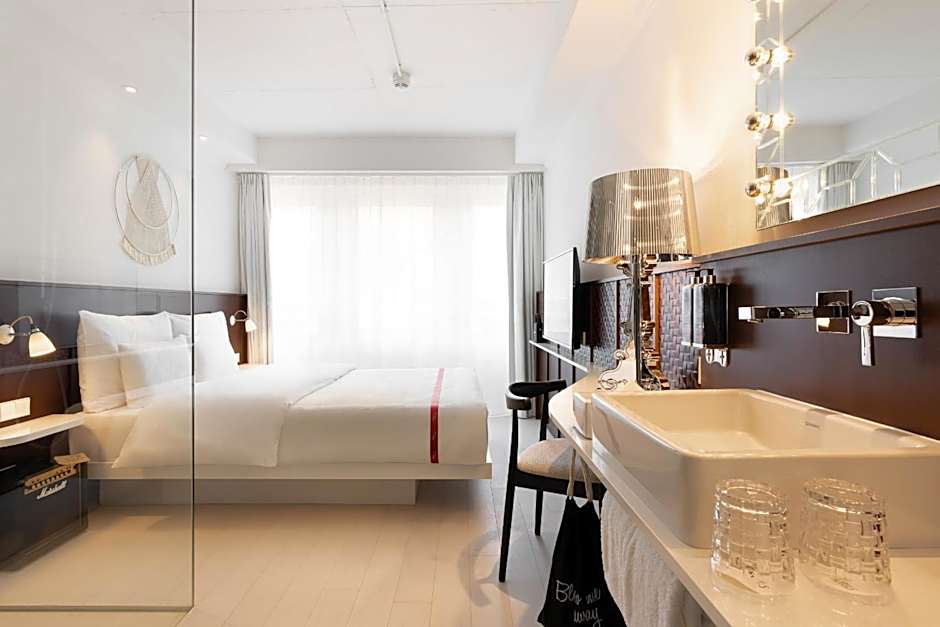 Ruby Claire Hotel Geneva Rooms