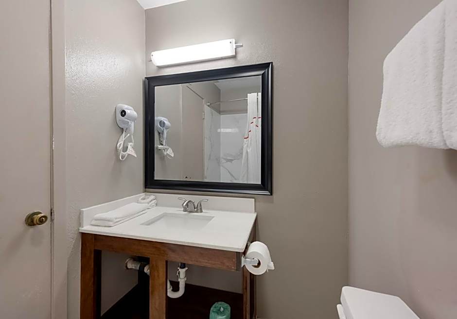 Red Roof Inn Madisonville