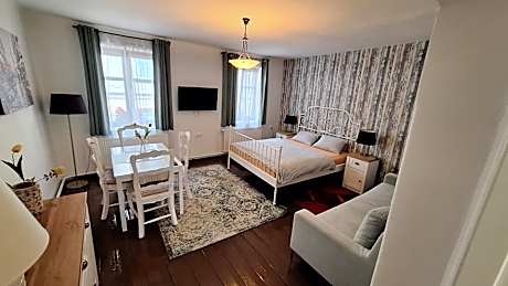 Superior One-Bedroom Apartment