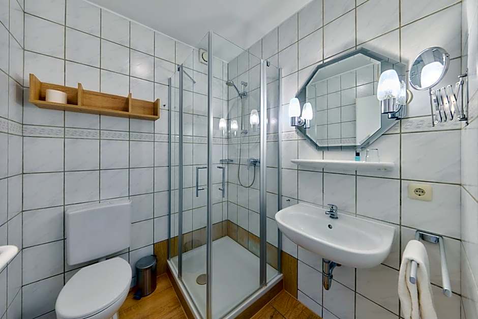 Arador-City Hotel