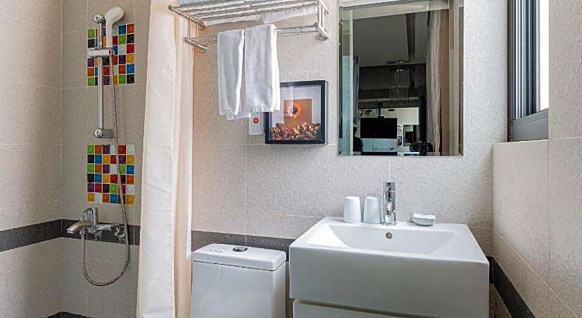 CHECK inn Express Taichung FuXing Hall 2