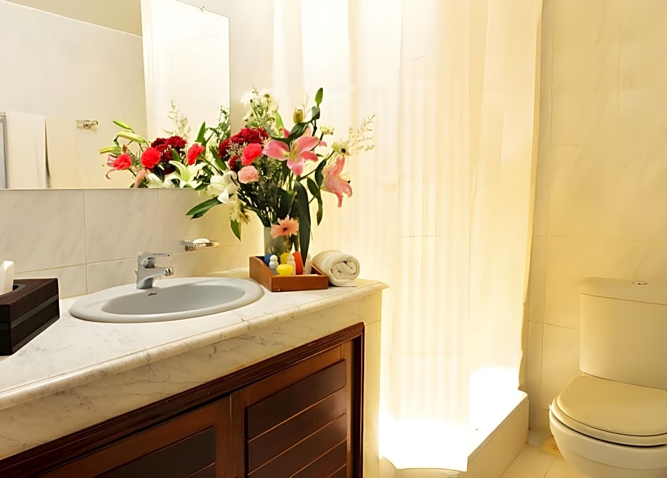 Amazon Lilly Residence