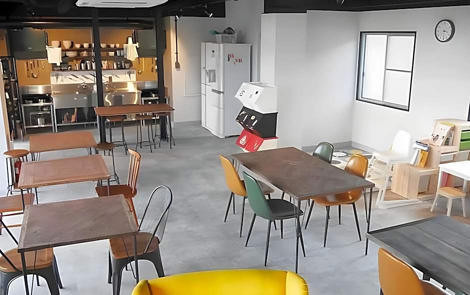 J-Hoppers Lake Biwa Guesthouse
